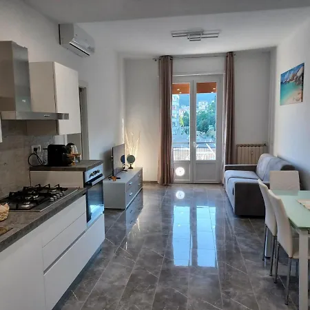 Adelina House Apartment La Spezia